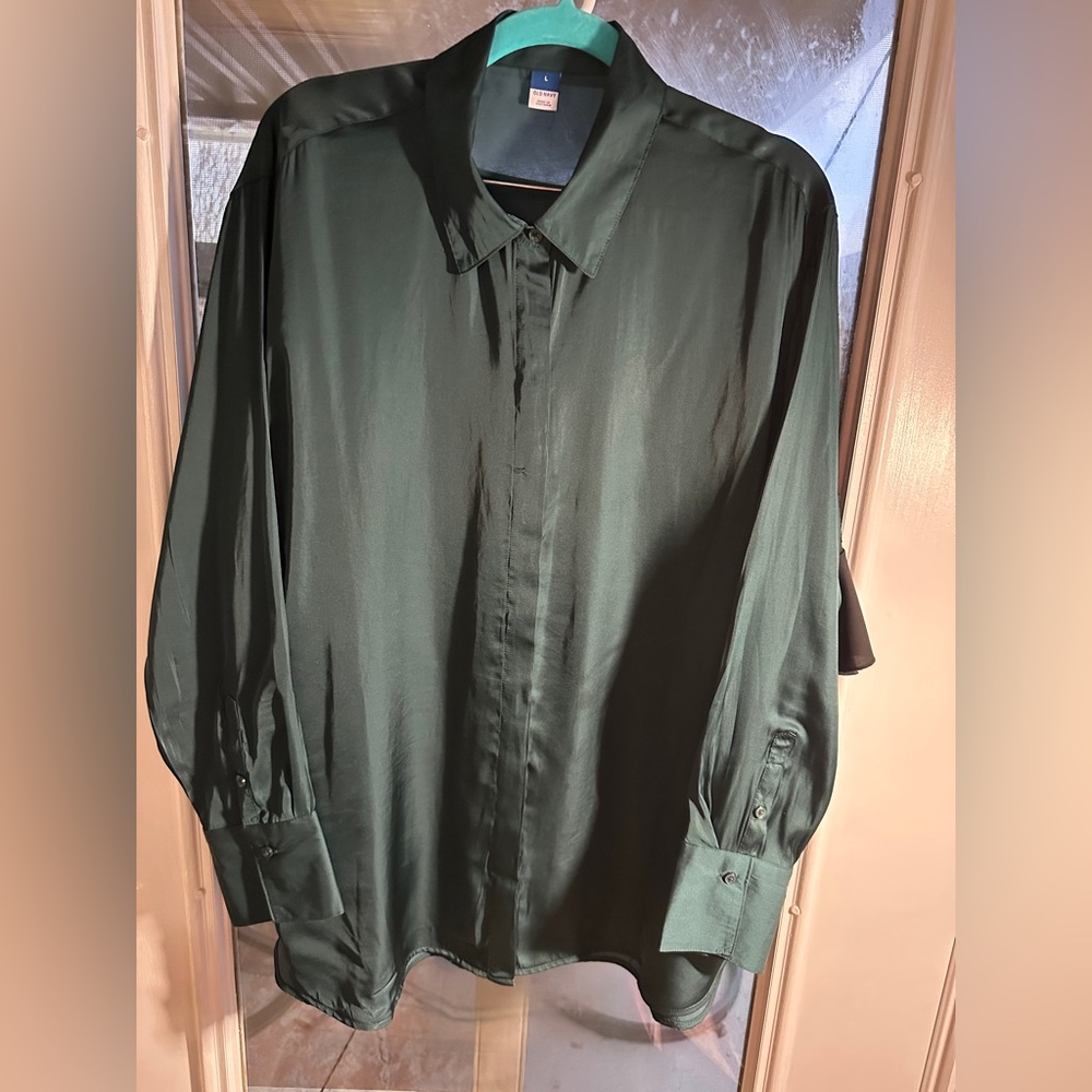 Old Navy Green Silky Long Sleeves Button-Down Blouse NWT